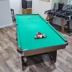 Modern Ground Floor, 2 Bedroom Apartment, With Games, Chill Out Room